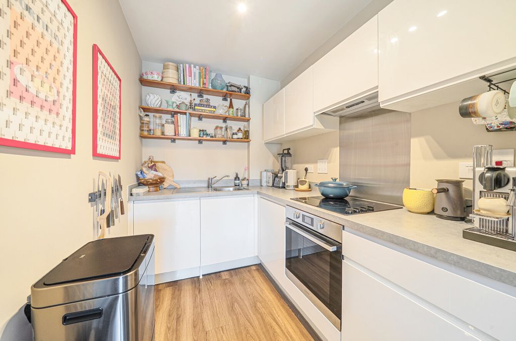 Property photo 3 of 12 31-6A745026E8Aba-...