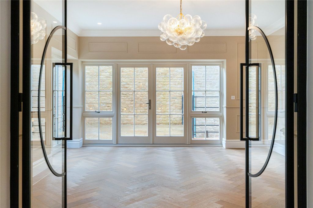 Property photo 3 of 30 Drawing Room