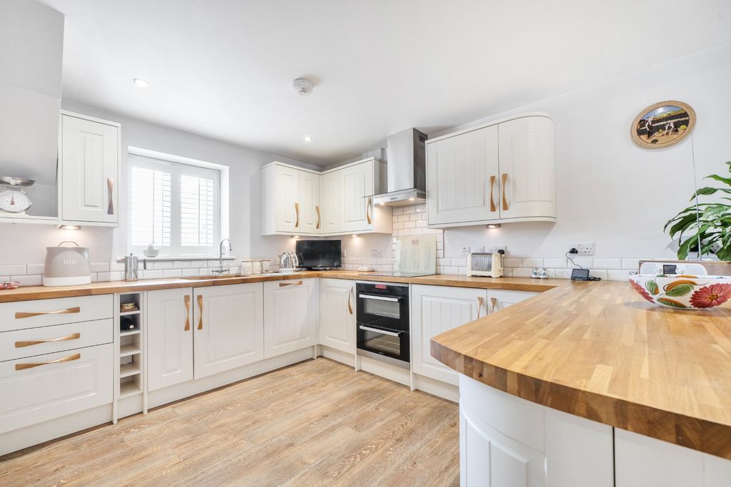 Property photo 2 of 20 5347123