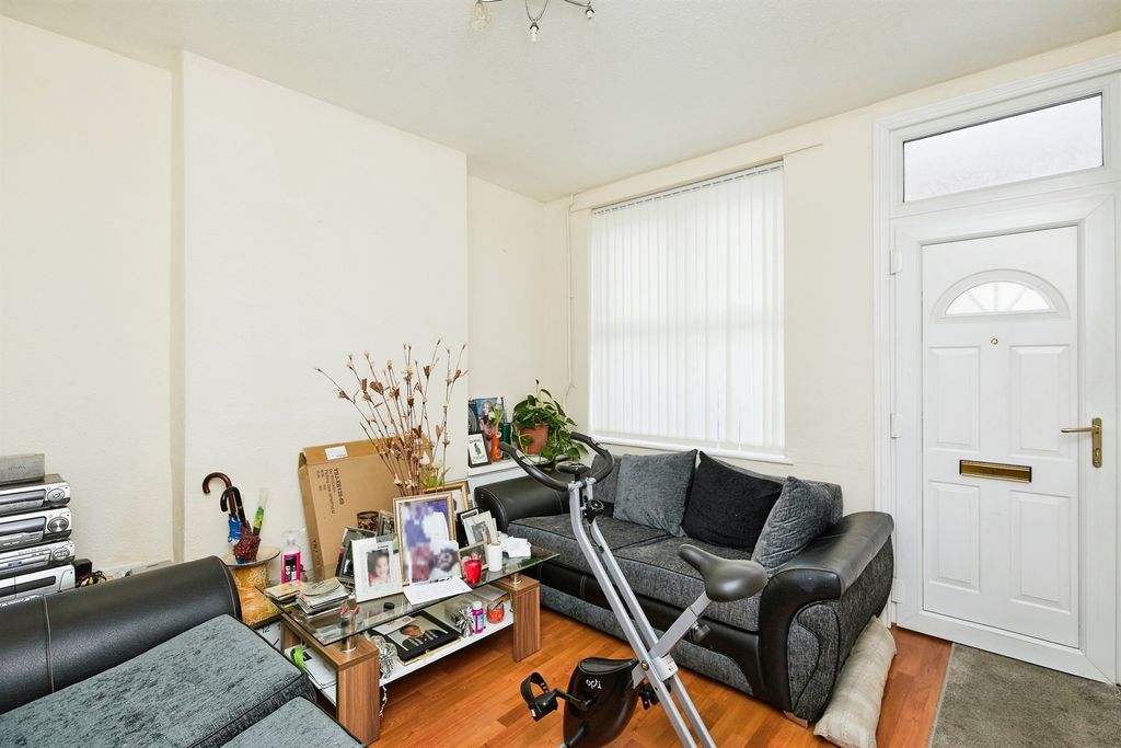 Property photo 2 of 17