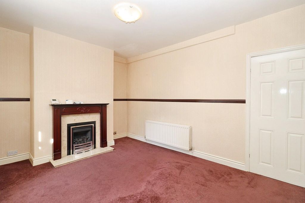 Property photo 3 of 20 Dining Room