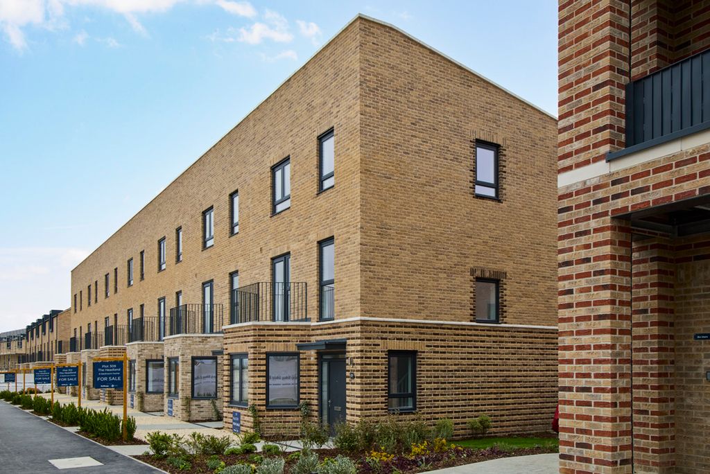 Property photo 2 of 18 External