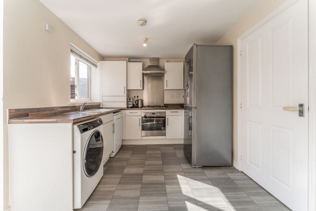 Property photo 3 of 18 5534793