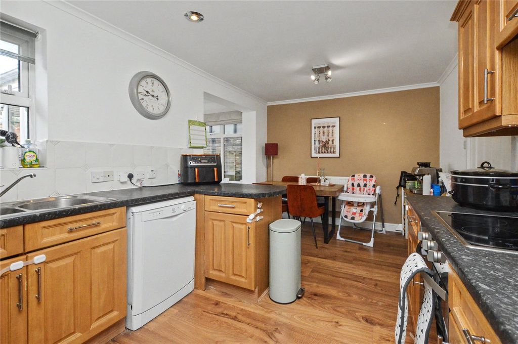 Property photo 3 of 19 Picture No. 18