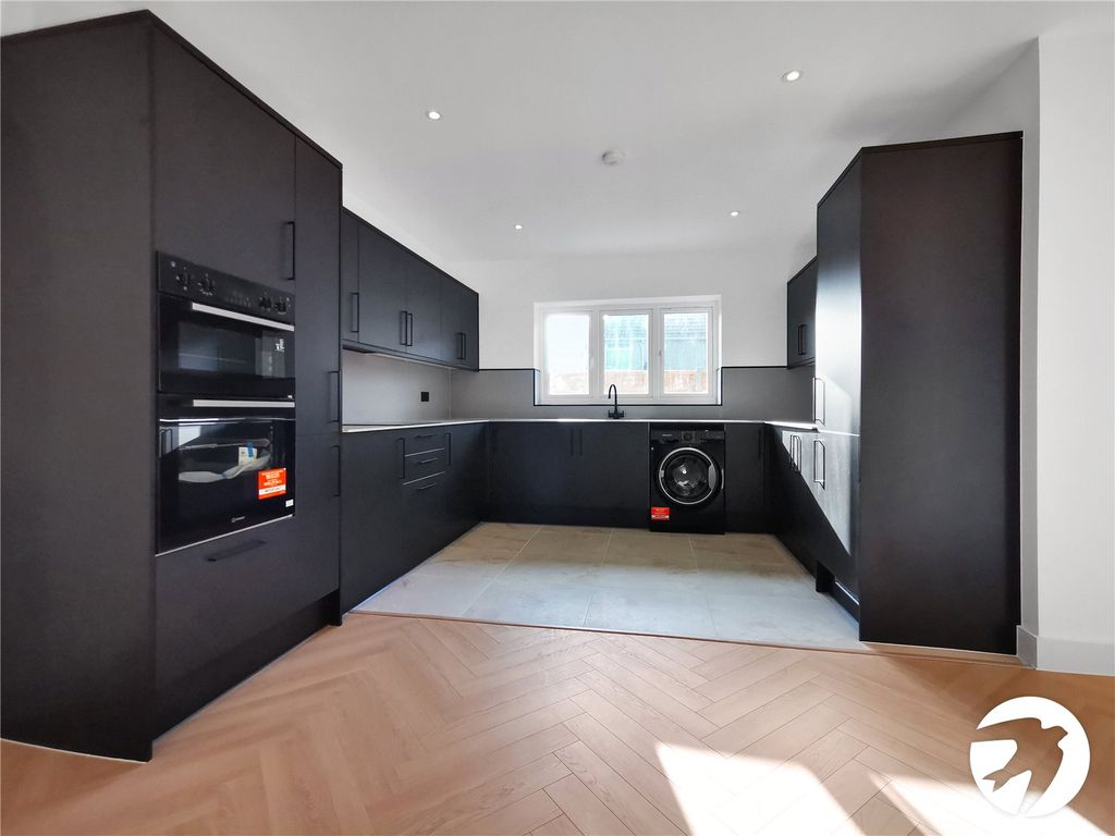 Property photo 3 of 14 Picture No. 14