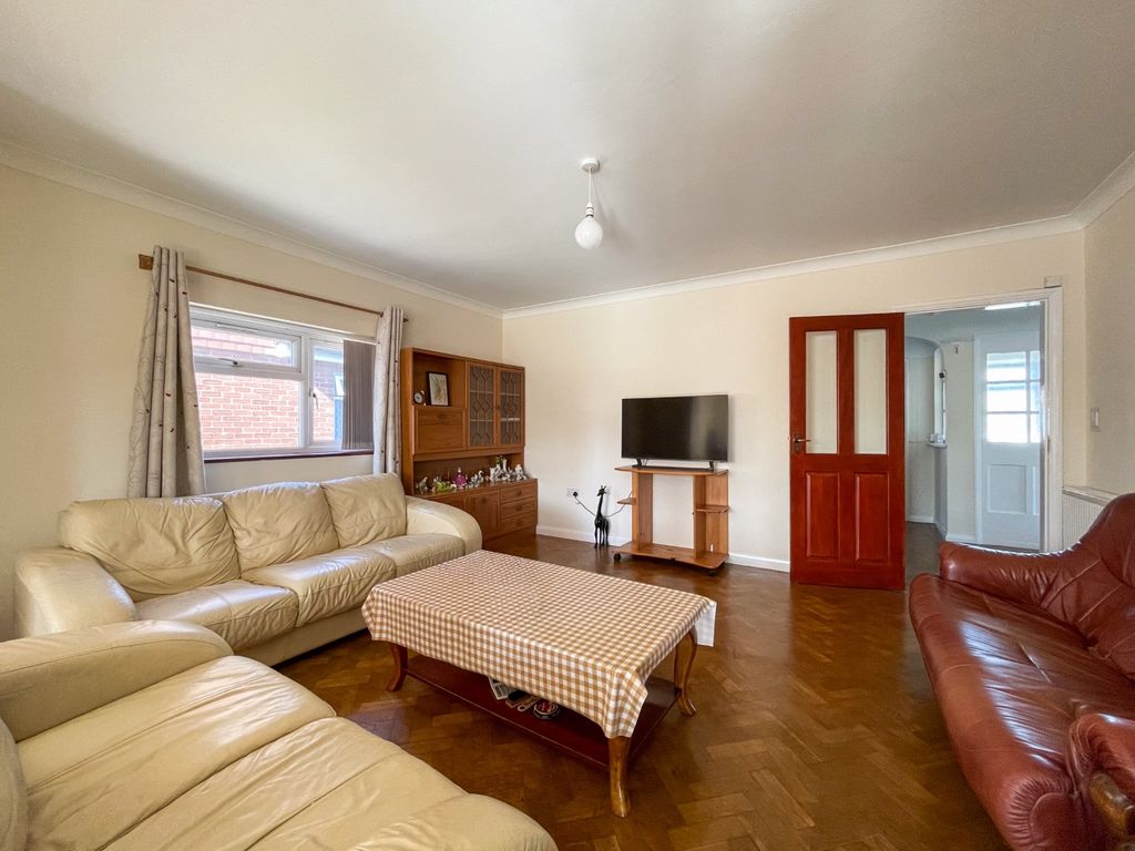 Property photo 2 of 22 4548663