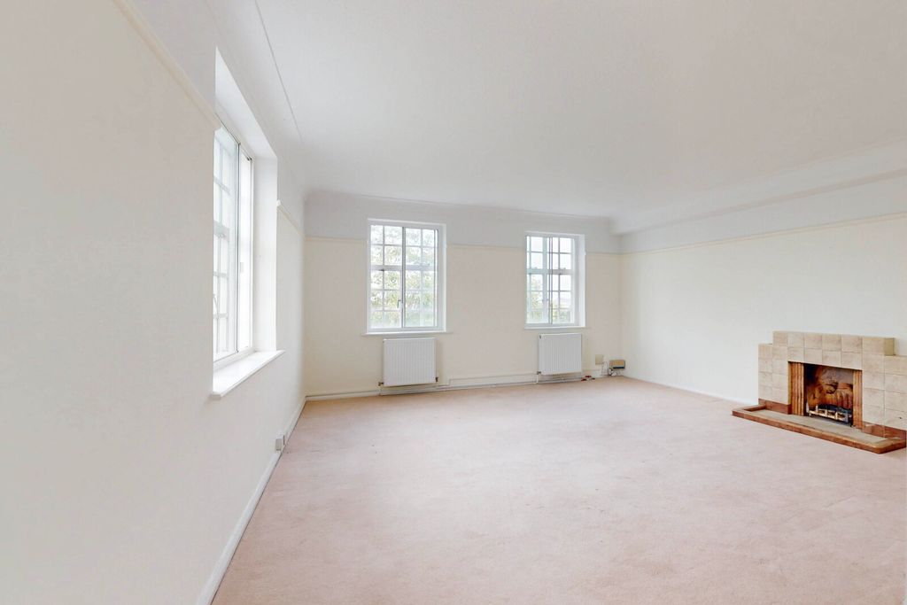 Property photo 2 of 11 Picture No. 12