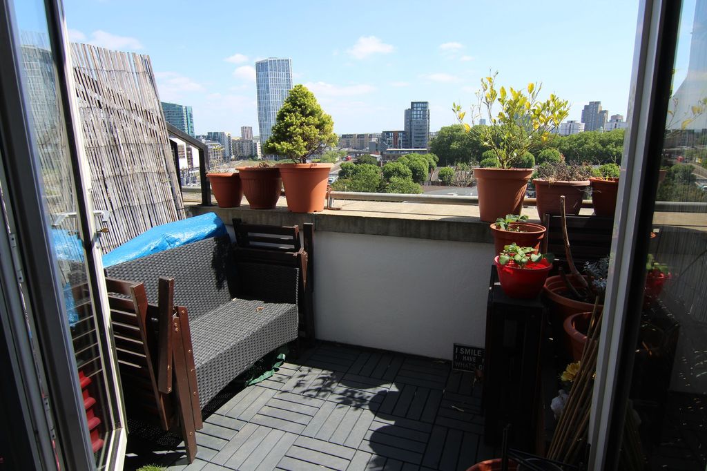 Property photo 2 of 25 Balcony