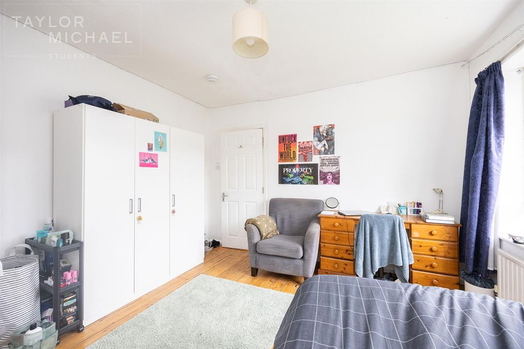 Property photo 3 of 13 Bedroom