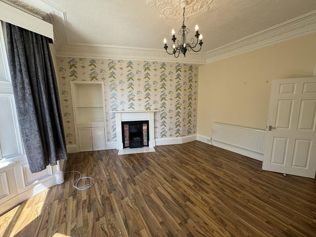 Property photo 3 of 31