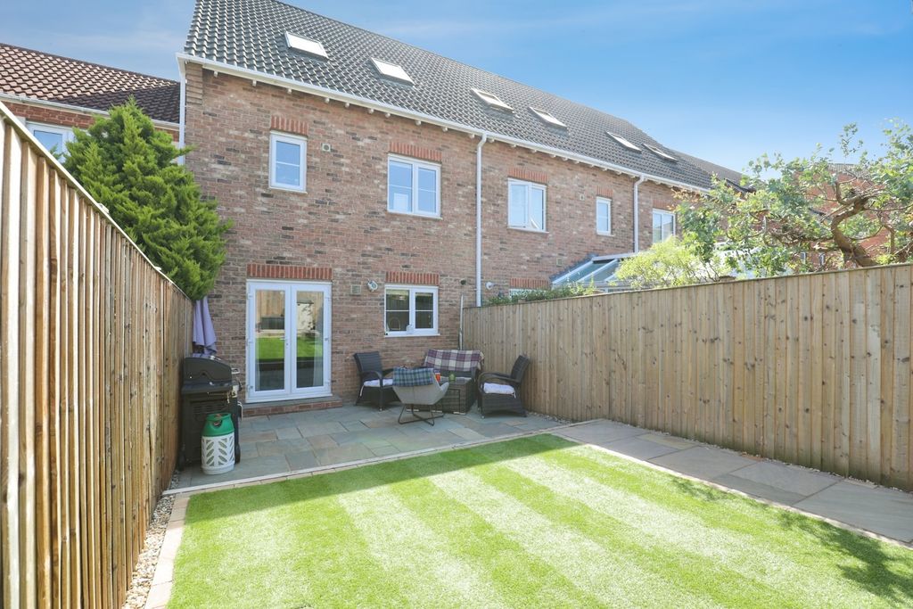 Property photo 2 of 17 Pbox-Img.Jpg