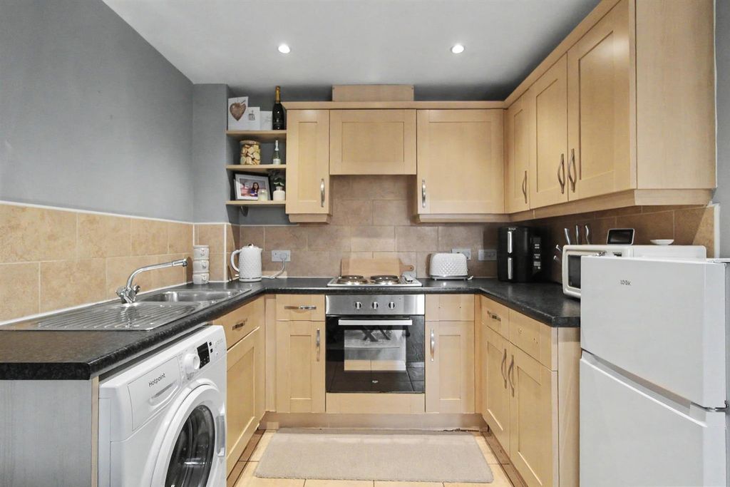 Property photo 3 of 17 Img_2021.Jpg