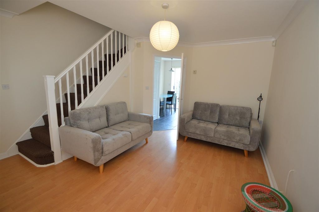 Property photo 2 of 8