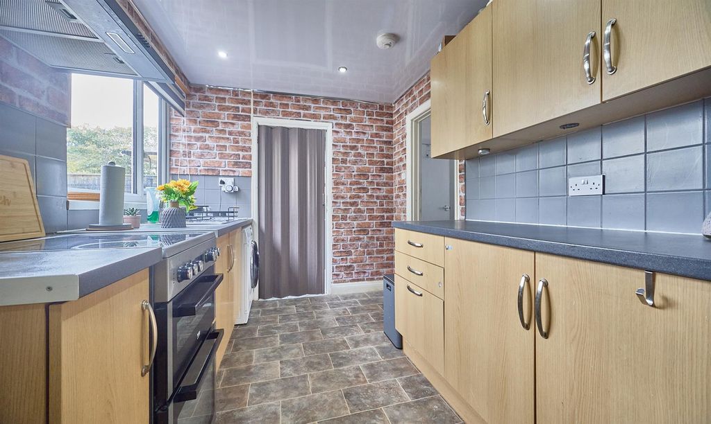 Property photo 2 of 14 Bradgate Road Barwell_3.Jpg