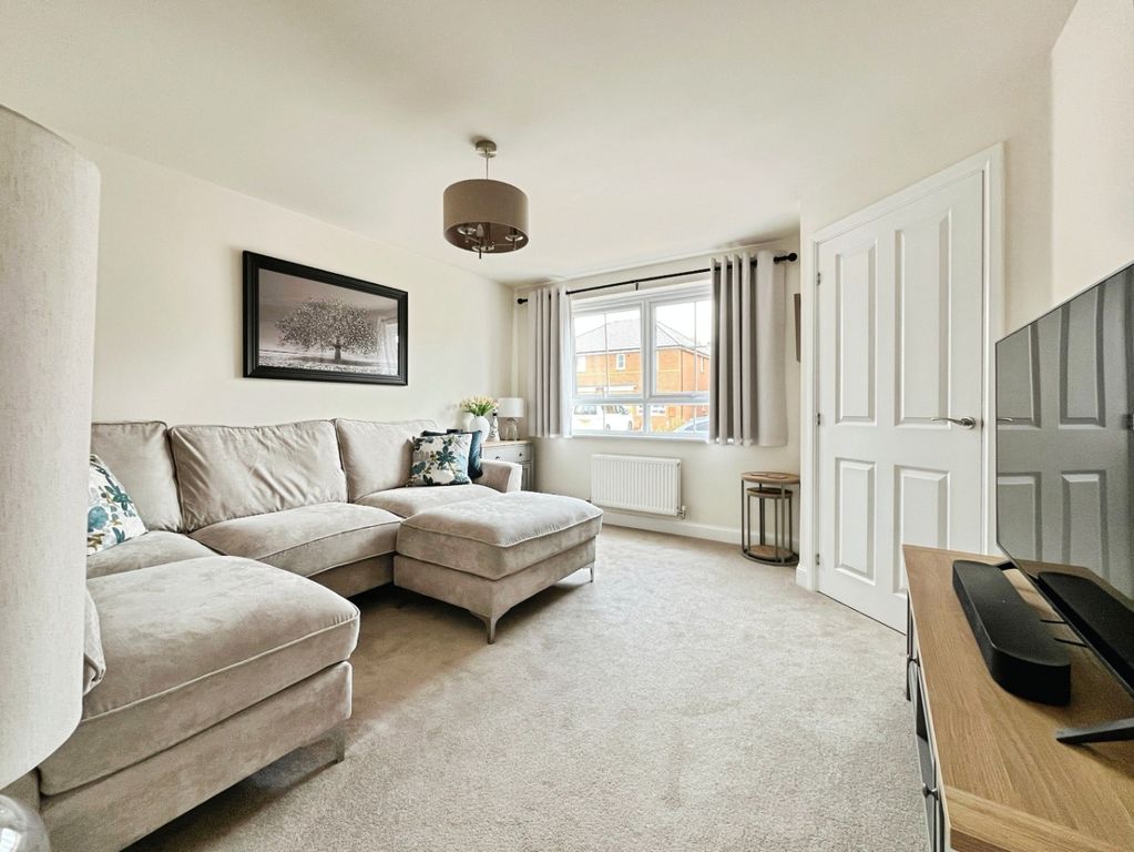 Property photo 2 of 16 4306953
