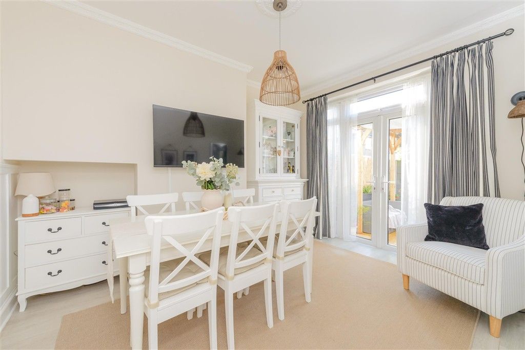 Property photo 3 of 11 Dining Room