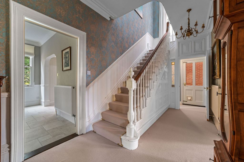 Property photo 3 of 31 Pt-Fc(Wb)-16Westerfieldroad-26