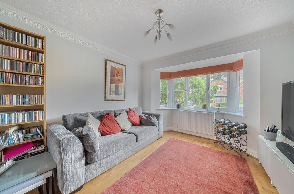 Property photo 3 of 15 1301467-10-68387d...
