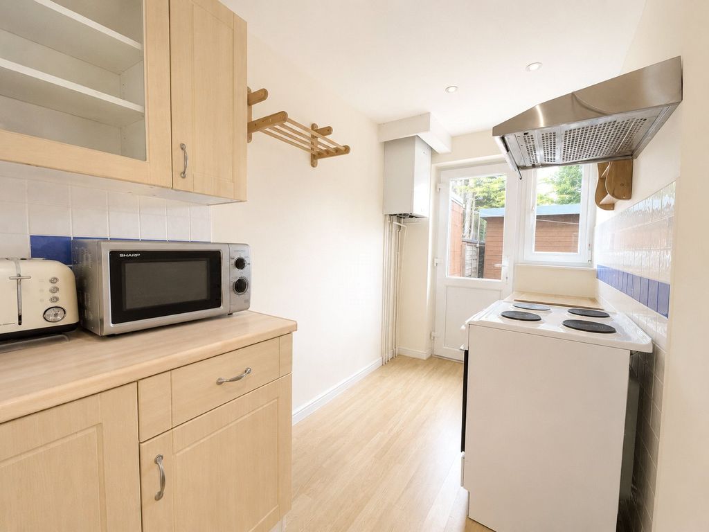 Property photo 3 of 7 Kitchen