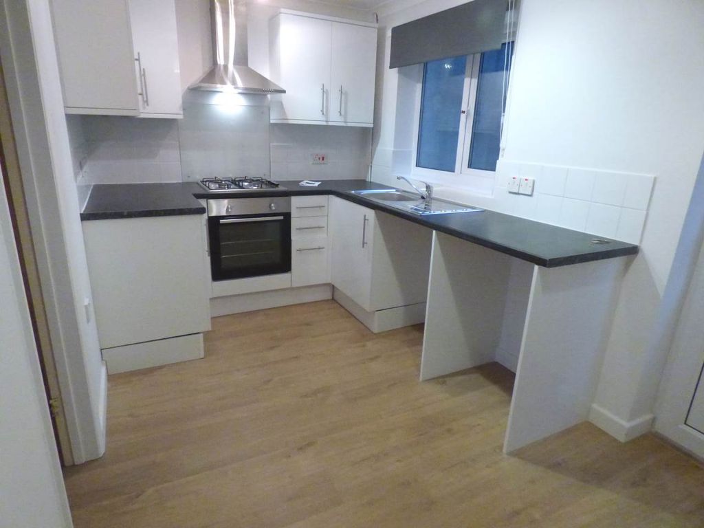 Property photo 1 of 7 Kitchen