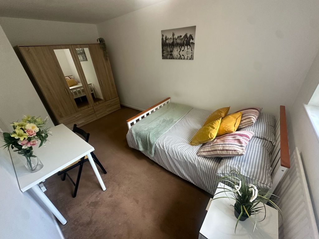 Property photo 3 of 9