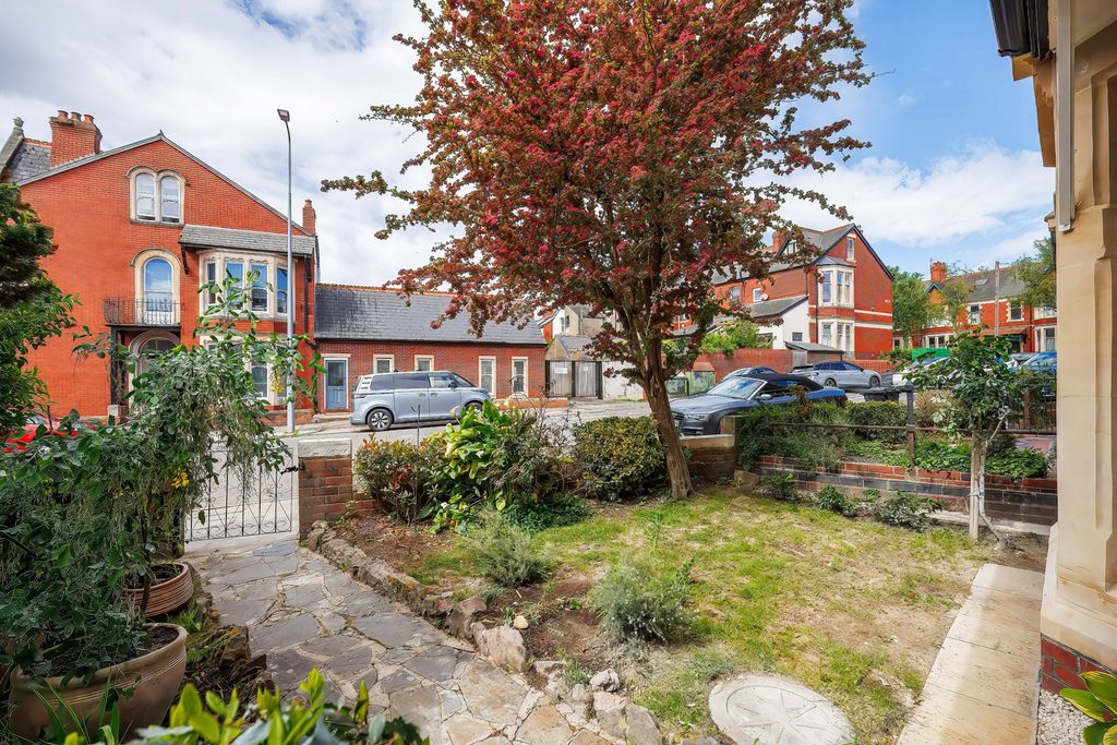 Property photo 2 of 49