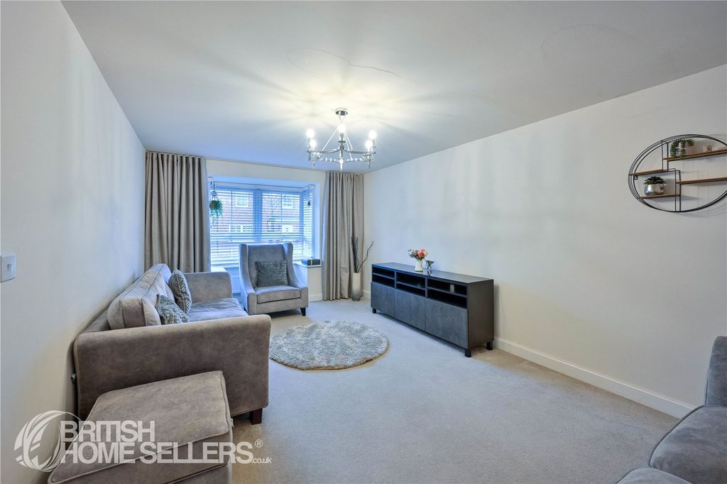 Property photo 3 of 28 Picture No. 11