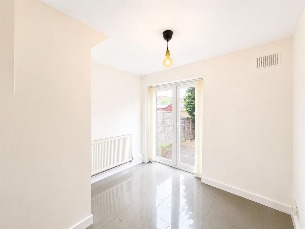 Property photo 1 of 10 Dining Room