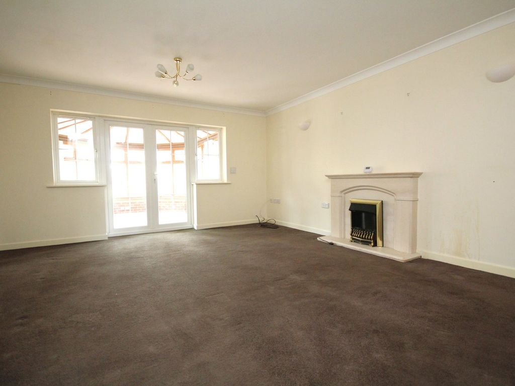 Property photo 3 of 27