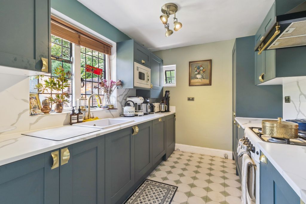 Property photo 3 of 11