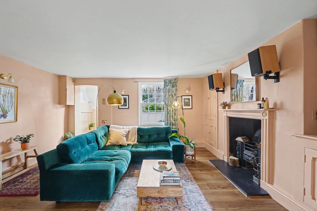 Property photo 3 of 36