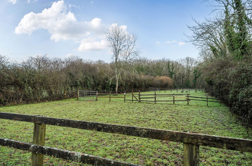 Property photo 3 of 28