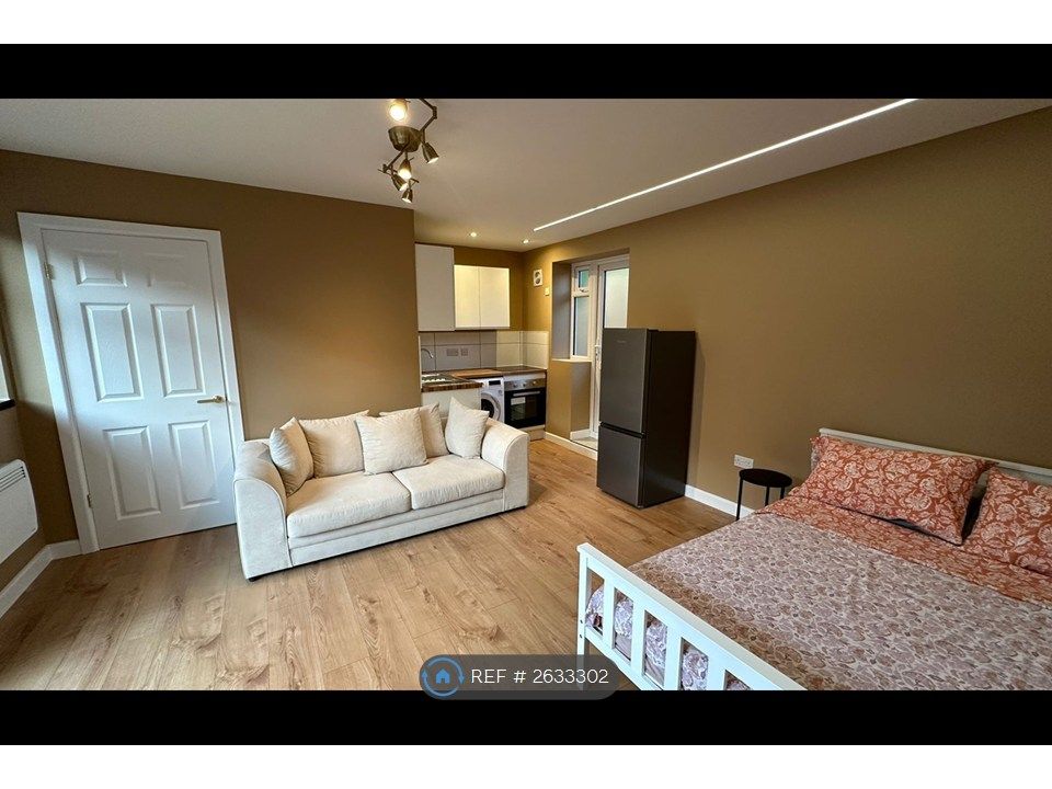 Property photo 2 of 6 Studio 1
