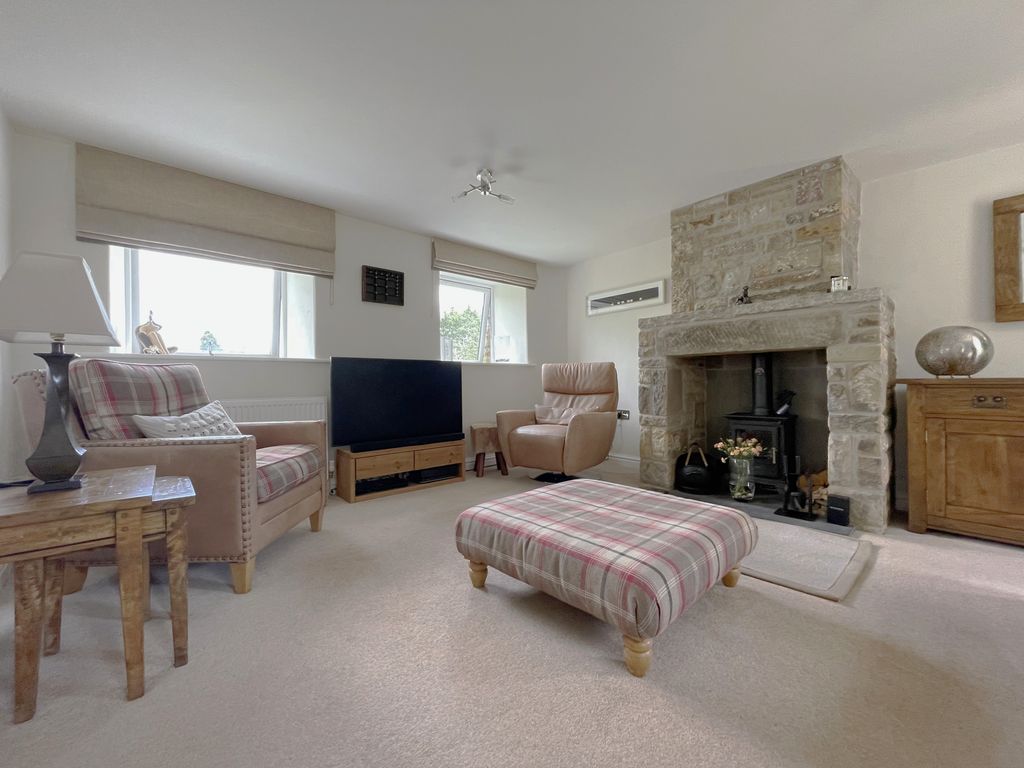 Property photo 3 of 33