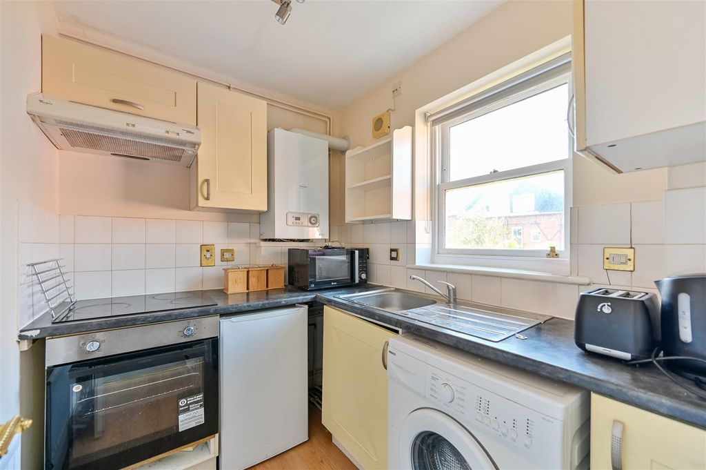 Property photo 3 of 8