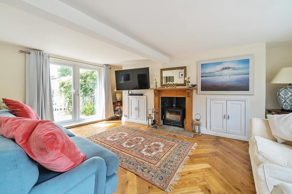 Property photo 2 of 20 Kitchen