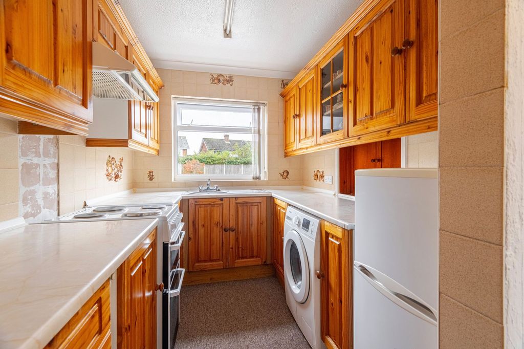 Property photo 2 of 14