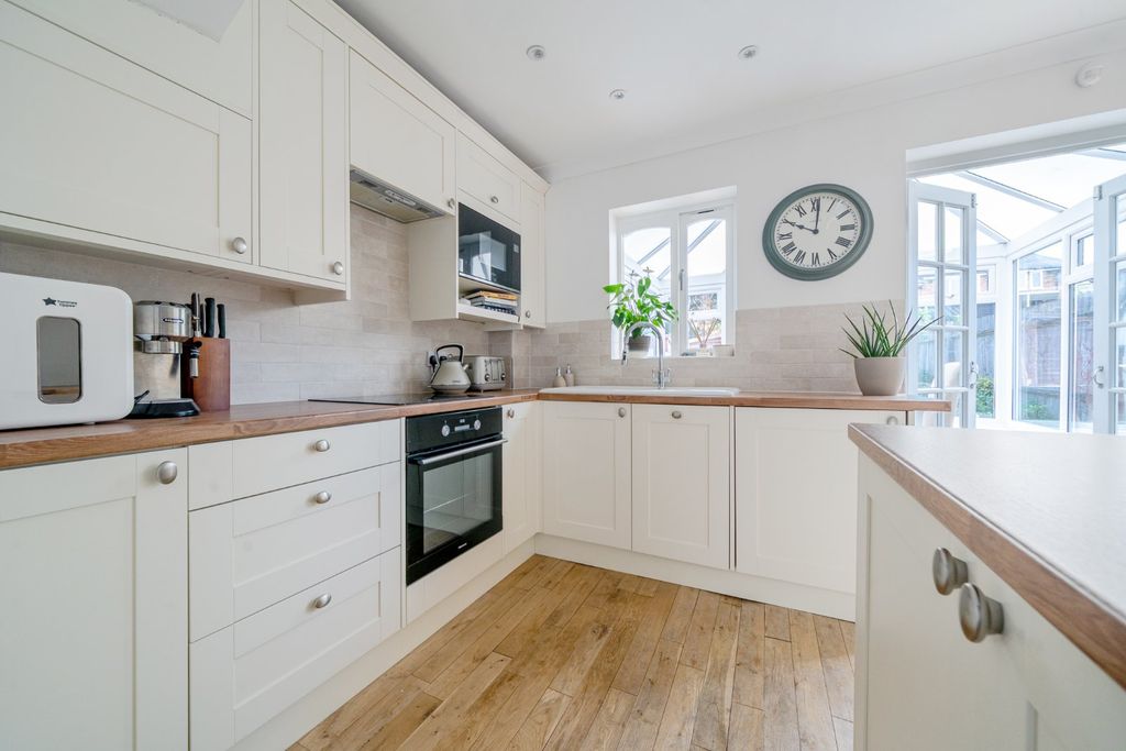 Property photo 3 of 15 Picture No. 06