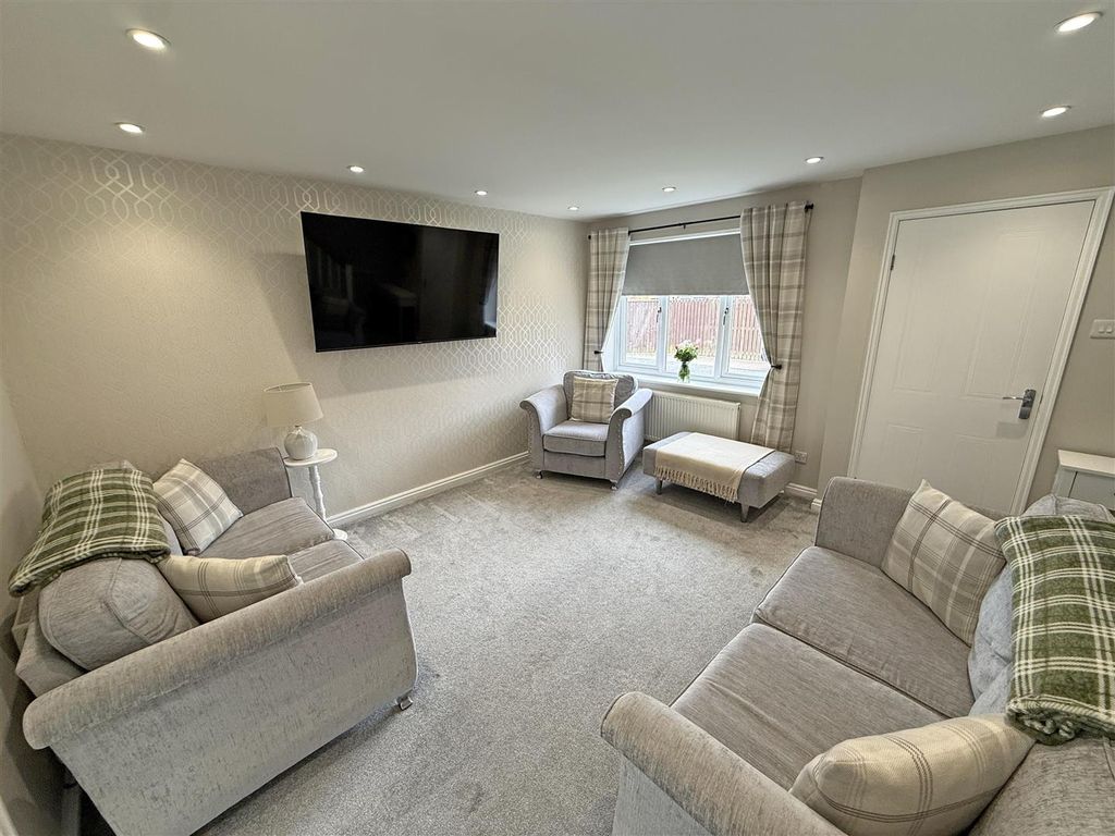 Property photo 2 of 11 Living Room.Jpg