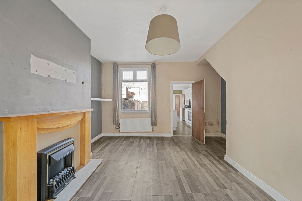 Property photo 2 of 18