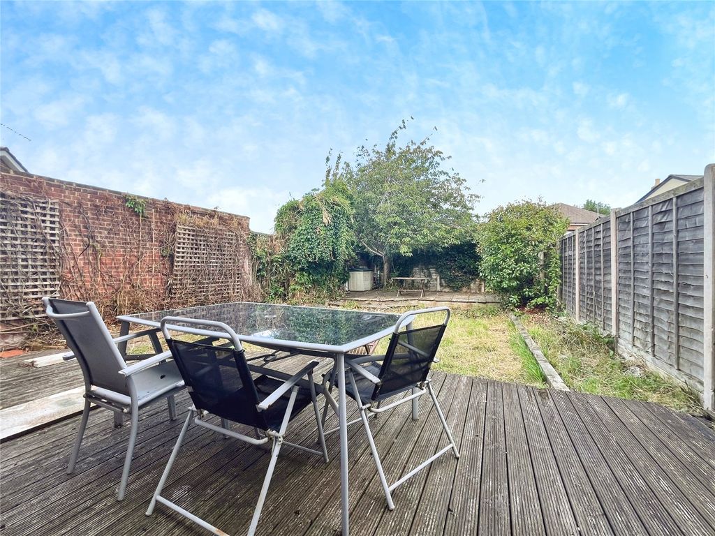 Property photo 3 of 8 Garden