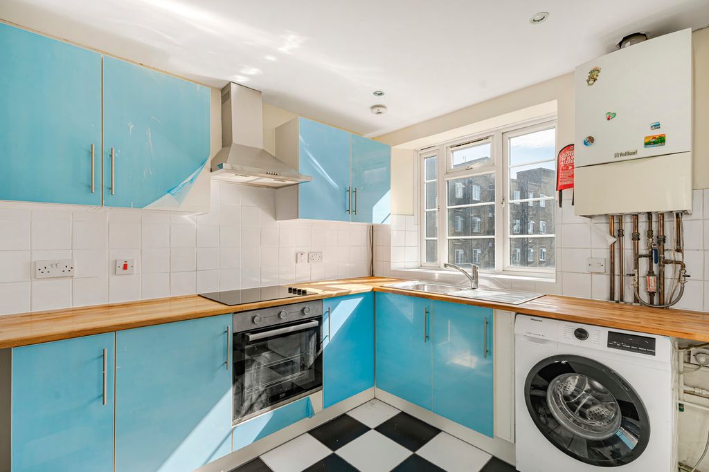 Property photo 3 of 15 Kitchen