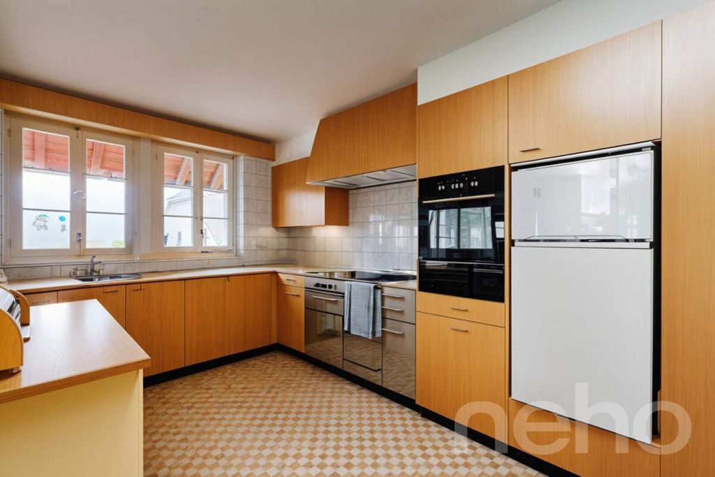 Property photo 2 of 12