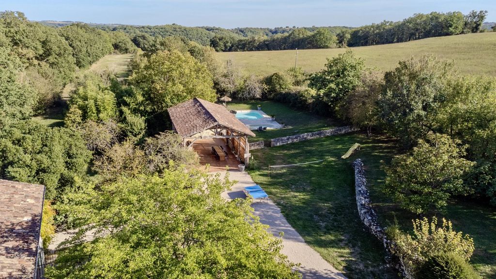 Property photo 2 of 44