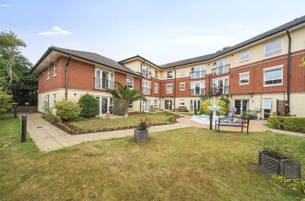 Property photo 1 of 10 1315700-5-685d37c...