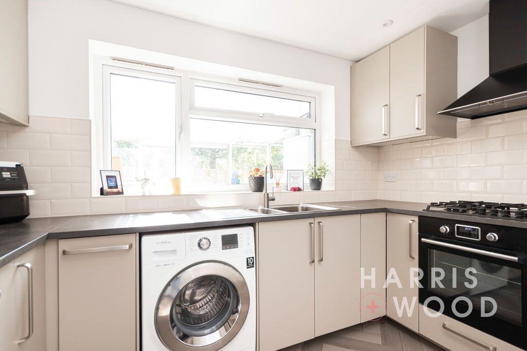 Property photo 2 of 15 4444601