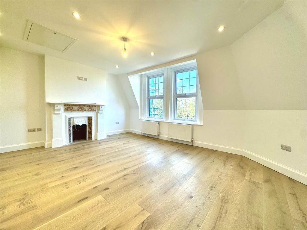 Property photo 2 of 9 400 Rr Flat 4 .Jpg