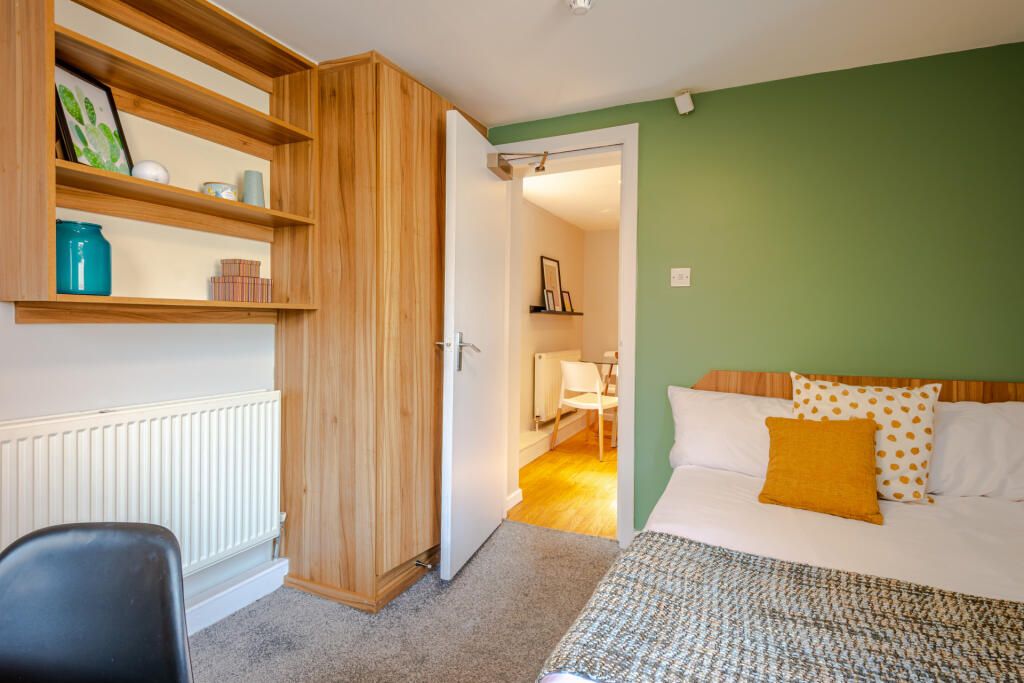 Property photo 3 of 6 Gallery