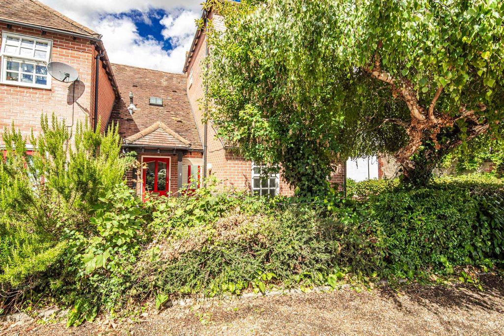 Property photo 3 of 11