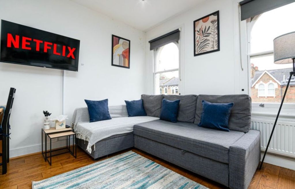 Property photo 1 of 11